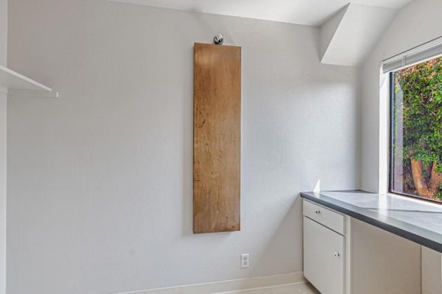 1440 Kring Way, Los Altos CA: https://media.crmls.org/mediaz/2f883cd8-0a28-4f29-82a5-6312694c4cf8.jpg