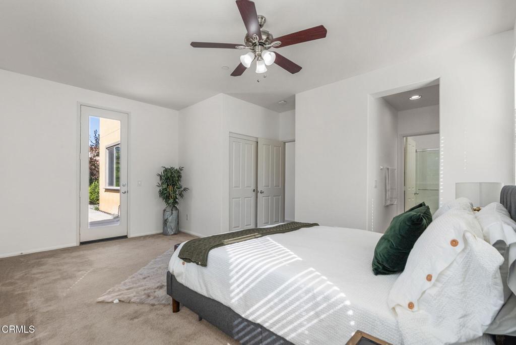https://media.crmls.org/mediaz/2f884d84-a13b-42c5-a4bc-49b7d591d4ea.jpg?preset=X-Large