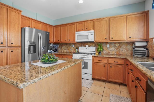8749 Fairoaks Court, Rancho Cucamonga CA: https://media.crmls.org/mediaz/2f88c3b3-2cdd-40ba-853a-fb31cd07e6da.jpg
