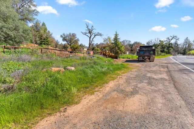 10264 Combie Road,  CA: https://media.crmls.org/mediaz/2f8911e3-19ac-4099-8fce-9ece03051716.jpg