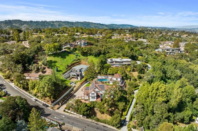 760 Chateau Drive, Hillsborough CA: https://media.crmls.org/mediaz/2f894779-38ff-4660-915c-feb1001e50c3.jpg