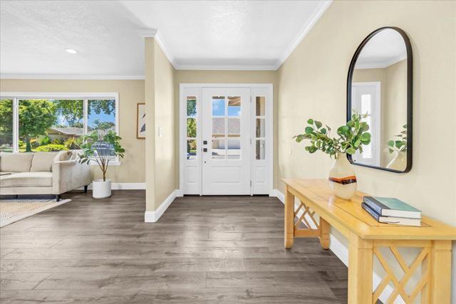 31 La Mirada Court, Salinas CA: https://media.crmls.org/mediaz/2f895a53-9dab-4fd7-b931-5be273a26366.jpg