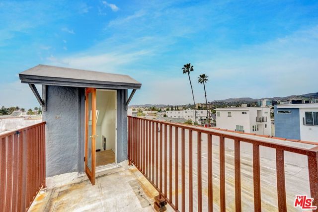 1216 N Kenmore Avenue, Los Angeles CA: https://media.crmls.org/mediaz/2f899f65-a44a-423b-9c6a-fcaeb80c132e.jpg