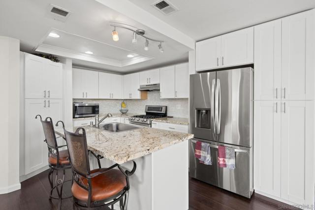 1709 Doral Gln, Escondido CA: https://media.crmls.org/mediaz/2f8a4e9c-7832-4b53-8100-27307d554e77.jpg