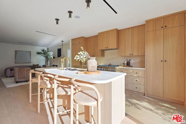 4539 Atoll Avenue, Sherman Oaks CA: https://media.crmls.org/mediaz/2f8a50e4-8ca3-4c76-9f1c-9f792c7347cb.jpg