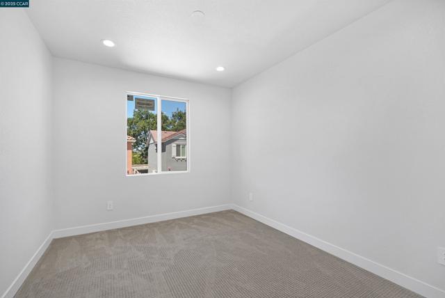 2722 Cowell Rd, Concord CA: https://media.crmls.org/mediaz/2f8aea4e-3d61-4111-ac90-c2cfeae893dd.jpg