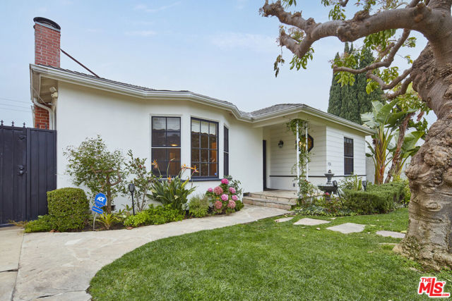 1926 Greenfield Avenue, Los Angeles CA: https://media.crmls.org/mediaz/2f8b0ac3-5d6a-494d-8787-6261128a79c3.jpg