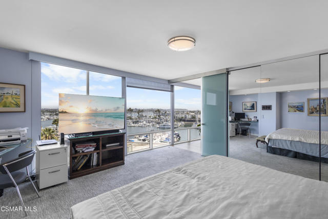 4335 Marina City, Marina del Rey CA: https://media.crmls.org/mediaz/2f8cc43a-0fc9-48b3-93ed-e06154173a45.jpg