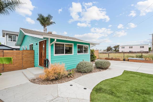 1009 Cleveland Street, Oceanside CA: https://media.crmls.org/mediaz/2f8ccf47-6a2c-44eb-a517-96b6abdacd8d.jpg