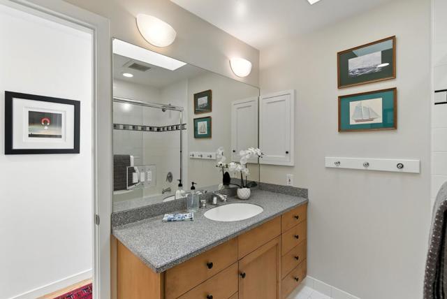 3795 Ralston Avenue, Hillsborough CA: https://media.crmls.org/mediaz/2f8cfa84-5f35-4a56-a654-6169aedcb006.jpg