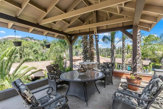 4716 S Mission Rd, Fallbrook CA: https://media.crmls.org/mediaz/2f8d55e4-7305-4373-94f5-185397a13fdb.jpg