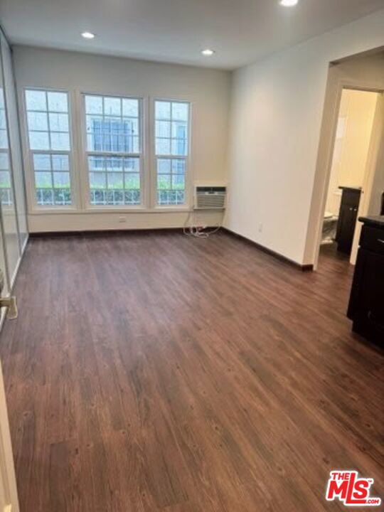 137 S Crescent Drive, Beverly Hills CA: https://media.crmls.org/mediaz/2f8d6893-fa64-4f8c-9090-4aeb8fa3dd1f.jpg