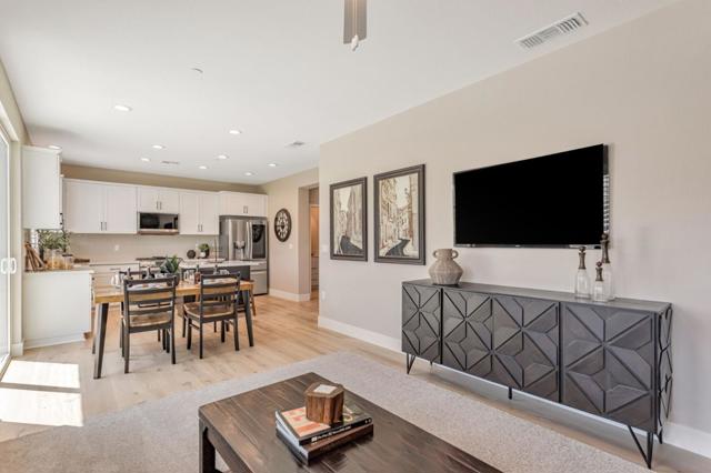 1153 Coyote Peak Way, Hollister CA: https://media.crmls.org/mediaz/2f8d9730-9023-4233-a4e4-cd512c4bee1f.jpg