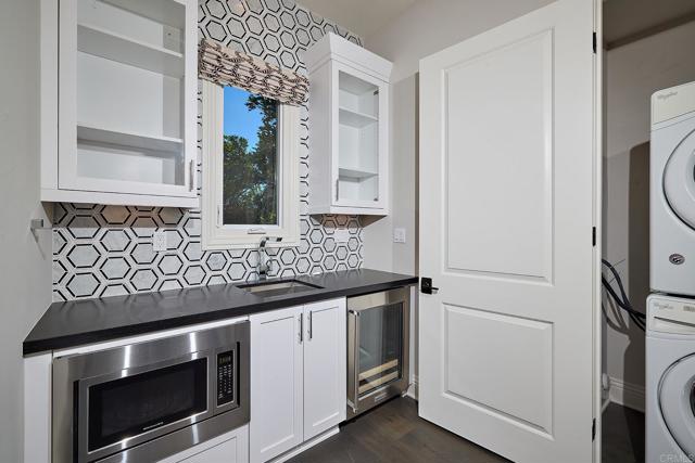 Detail Gallery Image 21 of 26 For 15527 Artesian Ridge Rd, San Diego,  CA 92127 - 5 Beds | 5/1 Baths