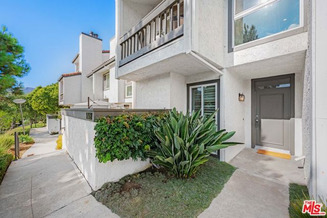 1758 Palisades Drive, Pacific Palisades, CA 90272