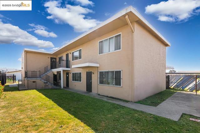 449 S 19Th St, Richmond CA: https://media.crmls.org/mediaz/2f8e8ddd-a08b-4b80-bc26-c9ea4524199f.jpg