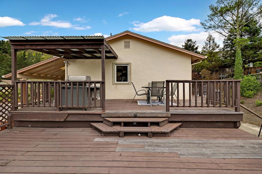 2F8F45Fb 9E54 456F 8Ff5 4Aed3C95F1A1 19 Elk Court, Pacifica, Ca 94044 &Lt;Span Style='BackgroundColor:transparent;Padding:0Px;'&Gt; &Lt;Small&Gt; &Lt;I&Gt; &Lt;/I&Gt; &Lt;/Small&Gt;&Lt;/Span&Gt;