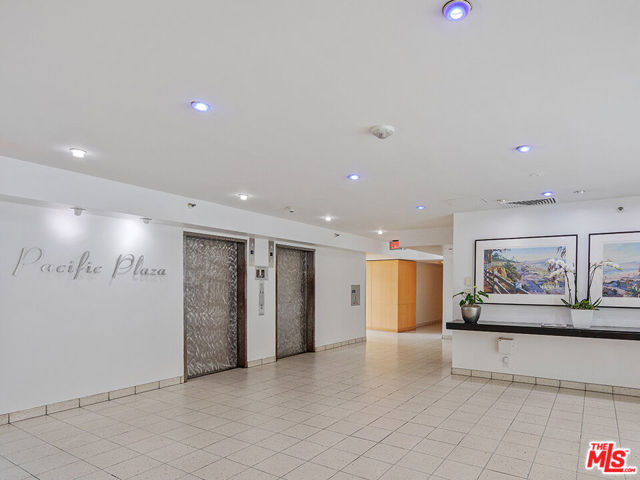 1431 Ocean Avenue, Santa Monica CA: https://media.crmls.org/mediaz/2f8f847f-2e02-427f-8e1b-5b10a0e986ac.jpg
