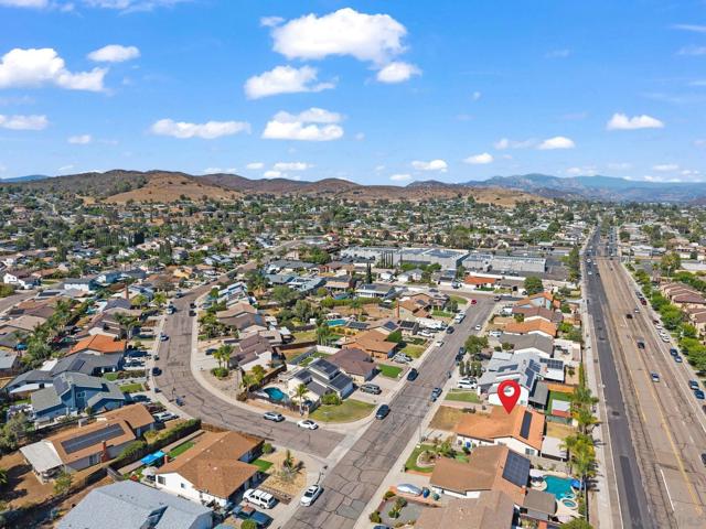 9209 Les Rd, Santee CA: https://media.crmls.org/mediaz/2f8f9247-7e12-4932-be64-7a45994d1fd4.jpg