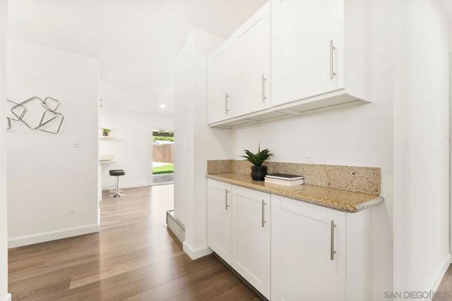 4527 Chinook Court, San Diego CA: https://media.crmls.org/mediaz/2f8ff597-caa1-4cc3-a7be-8aadb4eb10c1.jpg