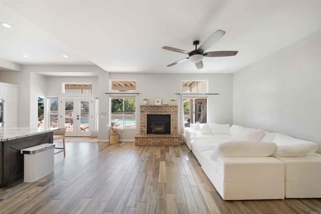 2173 Twisted Oak Ln Lane, Alpine CA: https://media.crmls.org/mediaz/2f9193f8-8ba1-4d77-b993-d8242aaac2b3.jpg