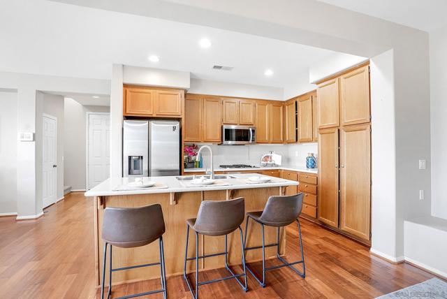 1670 Grasshopper Ln, Chula Vista CA: https://media.crmls.org/mediaz/2f91a3b1-3c07-4f82-a079-c9fbdf24cdf2.jpg