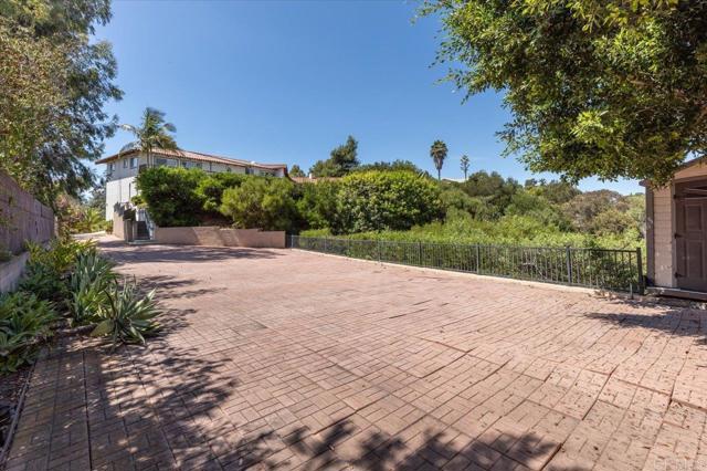 Detail Gallery Image 16 of 24 For 277 via Del Cerrito, Encinitas,  CA 92024 - 5 Beds | 5 Baths