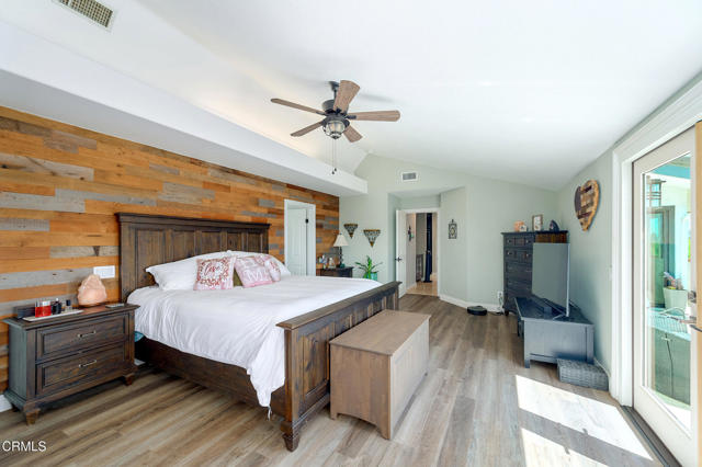 2207 Terra Bella Lane, Camarillo CA: https://media.crmls.org/mediaz/2f931707-bc97-4f3d-9a13-64247978b541.jpg