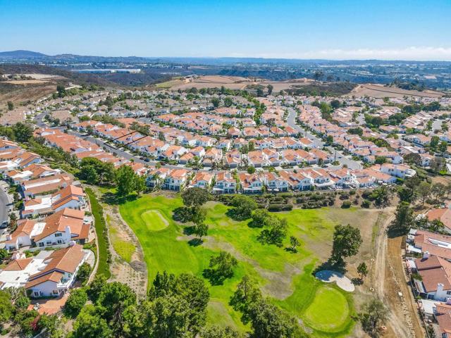 4963 Lamia way, Oceanside CA: https://media.crmls.org/mediaz/2f9334ce-6585-468e-abc4-99f607944b21.jpg