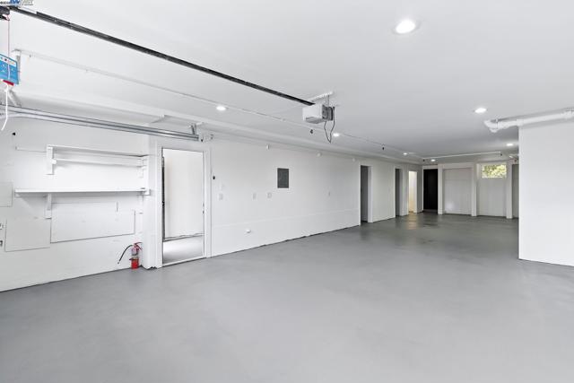 100 Byrne St, Daly City CA: https://media.crmls.org/mediaz/2f936a1b-b464-4f02-85a7-e8c60b203b22.jpg
