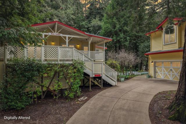 14262 Laurel Place, Guerneville CA: https://media.crmls.org/mediaz/2f93a9e3-95a7-4986-8f91-3cd5cb125672.jpg