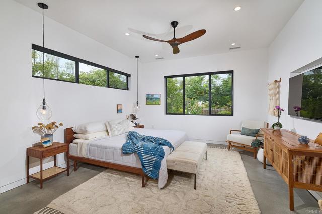630 Ocean View Avenue, Encinitas CA: https://media.crmls.org/mediaz/2f93c448-0db8-4efe-9a3e-dcefa3fe75f6.jpg