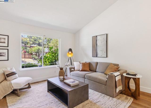 2485 Talavera Dr, San Ramon CA: https://media.crmls.org/mediaz/2f93c72a-a9b2-4a85-bb74-164cde2ff91a.jpg