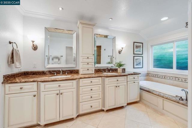 9 Irvine Drive, Moraga CA: https://media.crmls.org/mediaz/2f93d7c3-7f07-45d6-b468-bd6e6eeecbfb.jpg