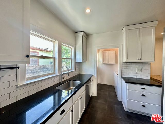 2941 9th Avenue, Los Angeles CA: https://media.crmls.org/mediaz/2f93fecc-a892-4fb6-a3fd-ec4e9d49dc7b.jpg