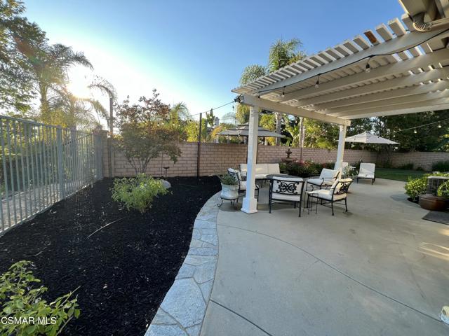 4543 Silverbell Circle, Moorpark CA: https://media.crmls.org/mediaz/2f94d5cd-863a-4f73-856c-652a47e5851b.jpg