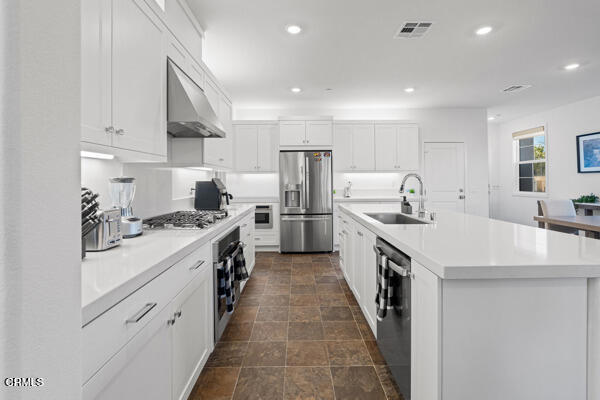 509 snowdrop Lane, Santa Paula CA: https://media.crmls.org/mediaz/2f94e0f4-f6c5-463c-976b-8c591dfbd9cc.jpg