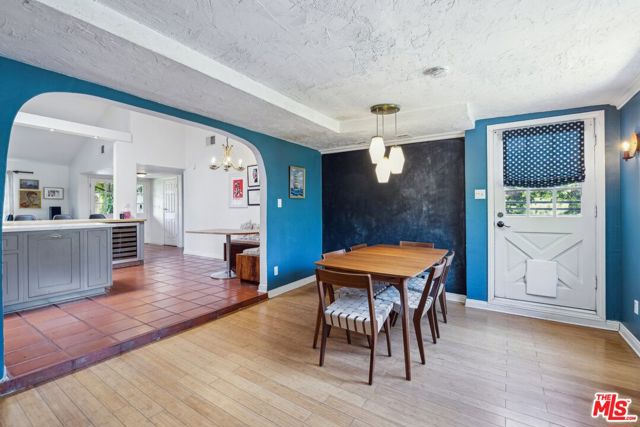 29429 Trailway Lane, Agoura Hills CA: https://media.crmls.org/mediaz/2f950e07-36fd-4727-a3a1-8ab9f28ac85c.jpg