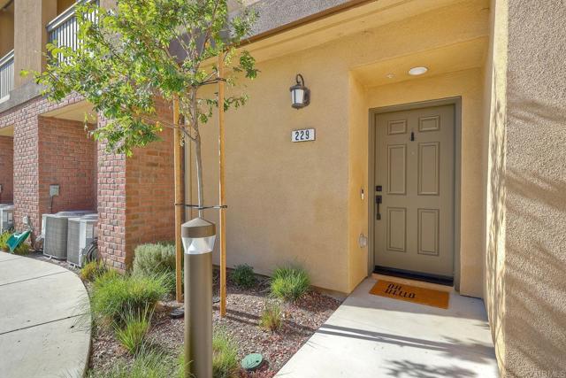 Detail Gallery Image 3 of 31 For 229 Mission Villas Rd., San Marcos,  CA 92069 - 2 Beds | 2/1 Baths