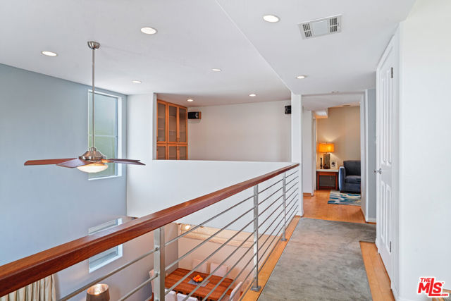 1533 18th Street, Santa Monica CA: https://media.crmls.org/mediaz/2f957a22-29a3-403a-bb94-6f921a208f04.jpg