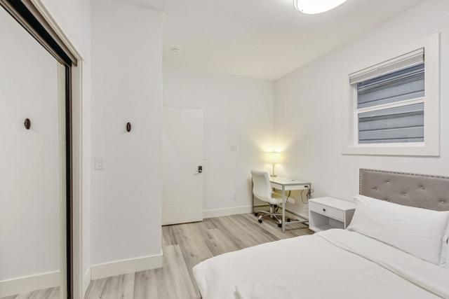 811 Oak Street, San Francisco CA: https://media.crmls.org/mediaz/2f95b61e-757f-4635-a3b3-efbef3d139d9.jpg