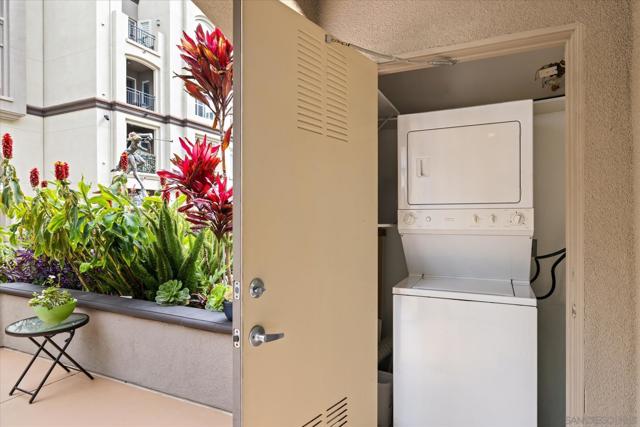 9237 Regents Rd., La Jolla CA: https://media.crmls.org/mediaz/2f95c420-d55d-46d5-906c-462c8ba88697.jpg