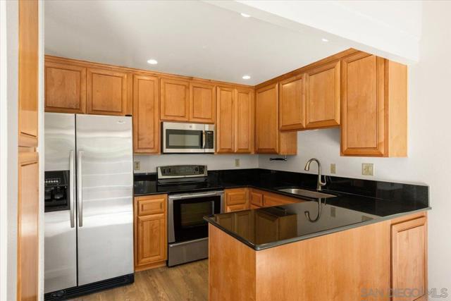 5470 Baltimore Dr, La Mesa CA: https://media.crmls.org/mediaz/2f95d663-eeb8-4345-99ec-8040b04ef50d.jpg