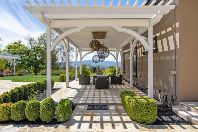 9540 Via Del Oro, Gilroy CA: https://media.crmls.org/mediaz/2f96b755-4a85-4058-bdc9-924d2c64c2c8.jpg