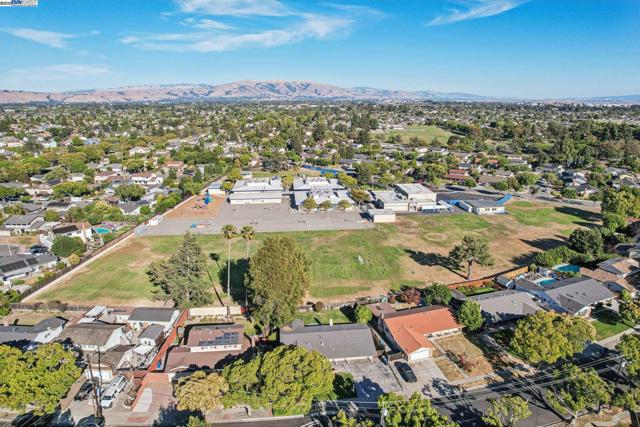 35120 Cardiff Street, Newark CA: https://media.crmls.org/mediaz/2f96e813-f88c-4454-b3b8-b92297820cf1.jpg