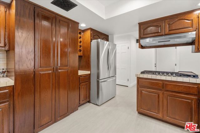 6443 Matilija Avenue, Van Nuys CA: https://media.crmls.org/mediaz/2f971d97-955d-44db-bb30-e34afff6e3c4.jpg
