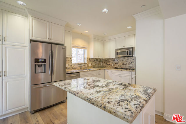 1529 S BEVERLY Drive, Los Angeles CA: https://media.crmls.org/mediaz/2f97ad2c-da53-4409-8996-2efaab67b698.jpg