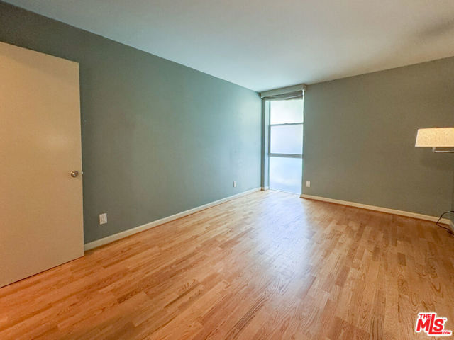 2311 4th Street, Santa Monica CA: https://media.crmls.org/mediaz/2f97d08a-ed66-4870-a899-8eac138af7a2.jpg