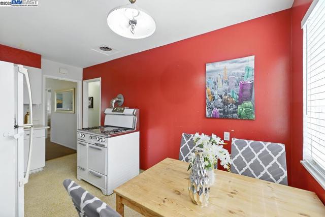 1677 Johnson St, San Leandro CA: https://media.crmls.org/mediaz/2f97dd17-f37c-4460-81c9-f1bfae8ba5ed.jpg