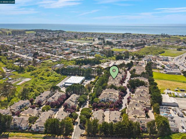 43 Patrick Way, Half Moon Bay CA: https://media.crmls.org/mediaz/2f9887e9-fccc-41f9-8afb-cdbc0d614ed9.jpg